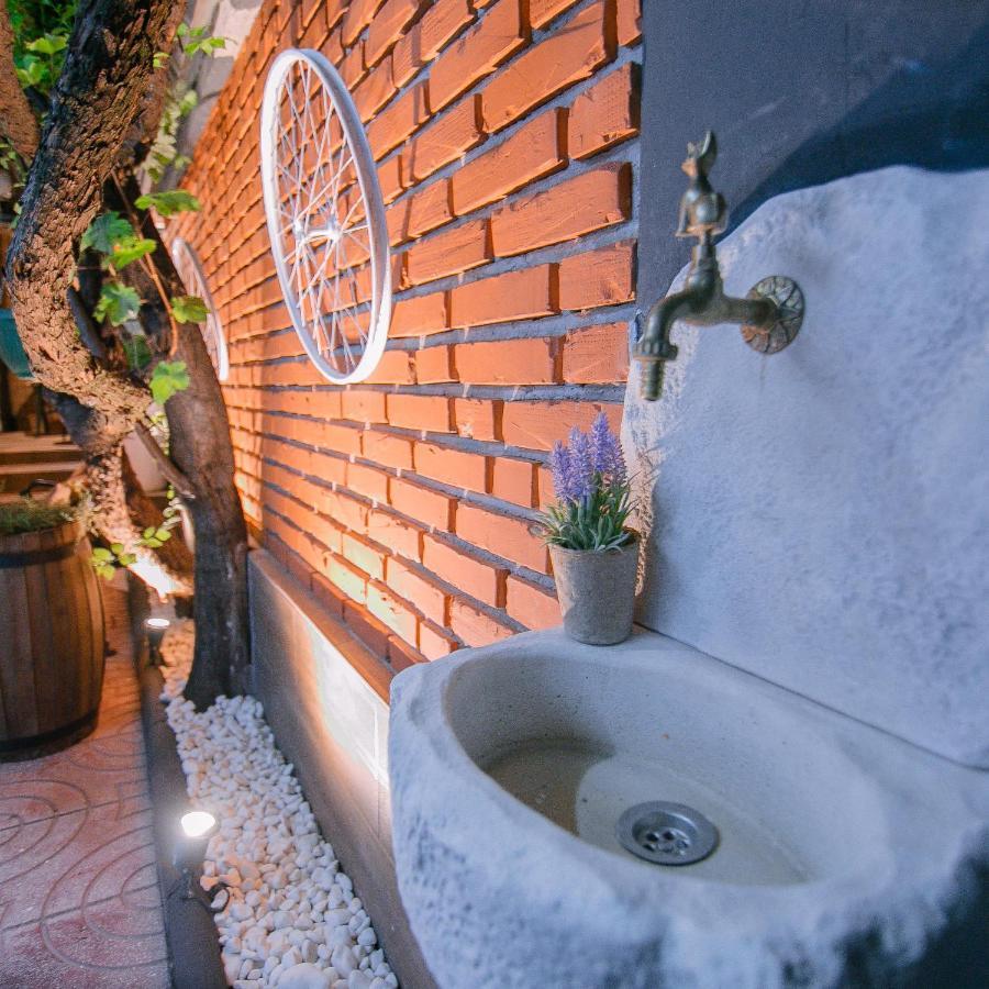 Villa Elezi Korce Buitenkant foto