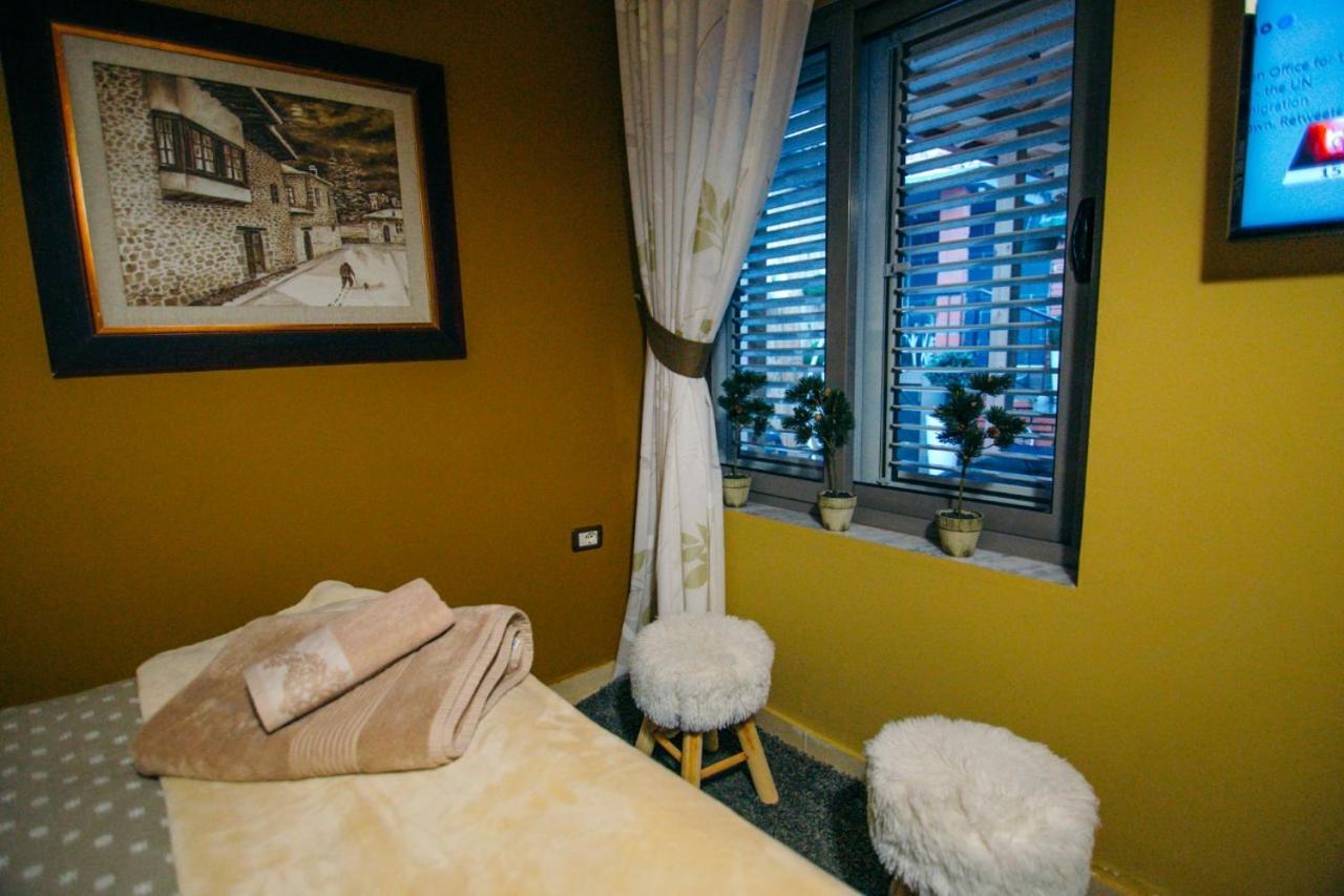 Villa Elezi Korce Buitenkant foto